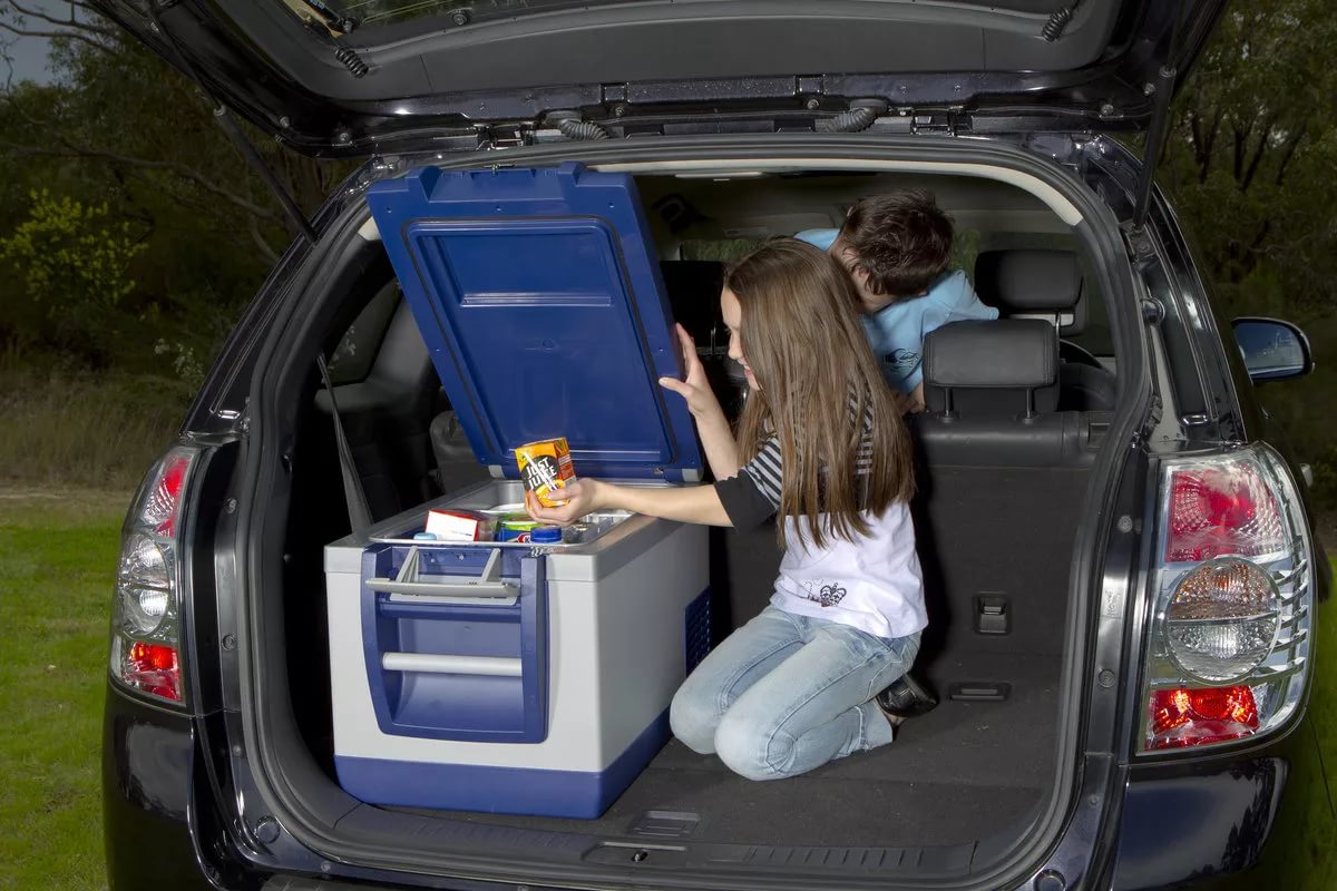 Холодильник в автомобиль для продуктов